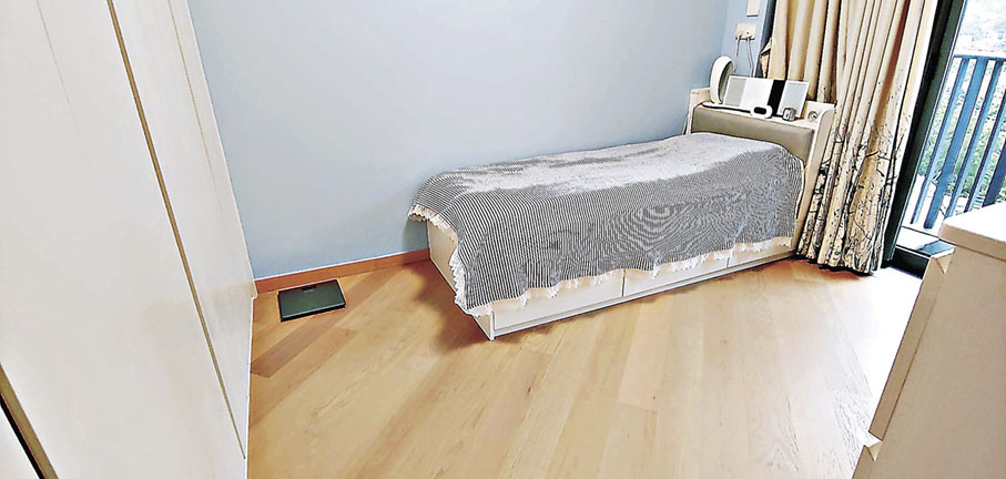 ■單人房間闊落，可擺放衣櫃，收納櫃及床等。