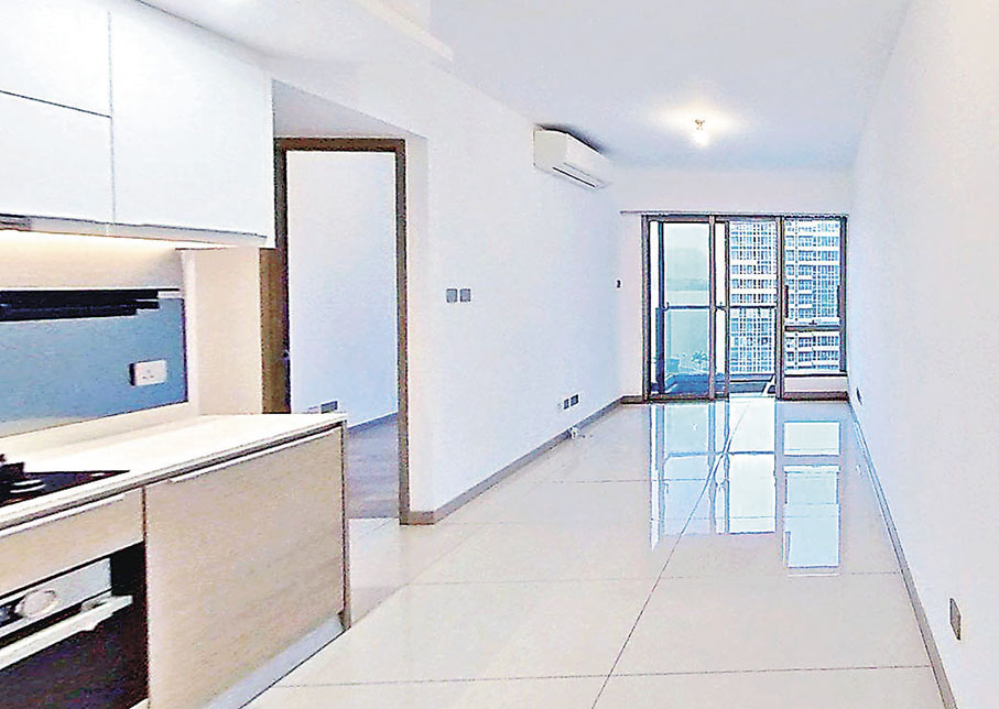 ■長方形大廳配合開放式廚房。