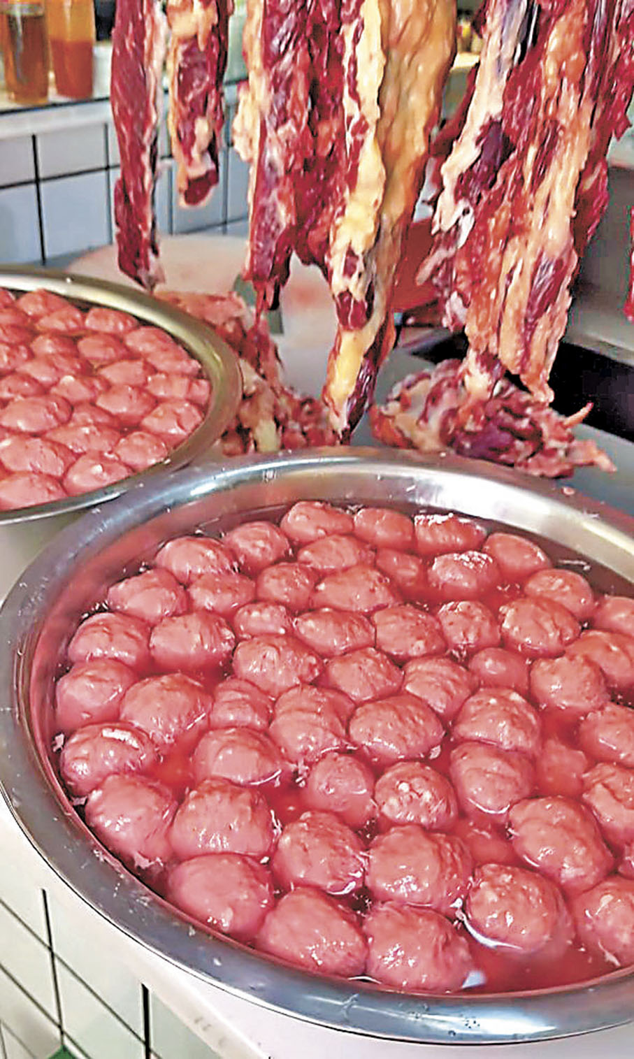 ■招牌特級牛筋丸每日人手捶打。