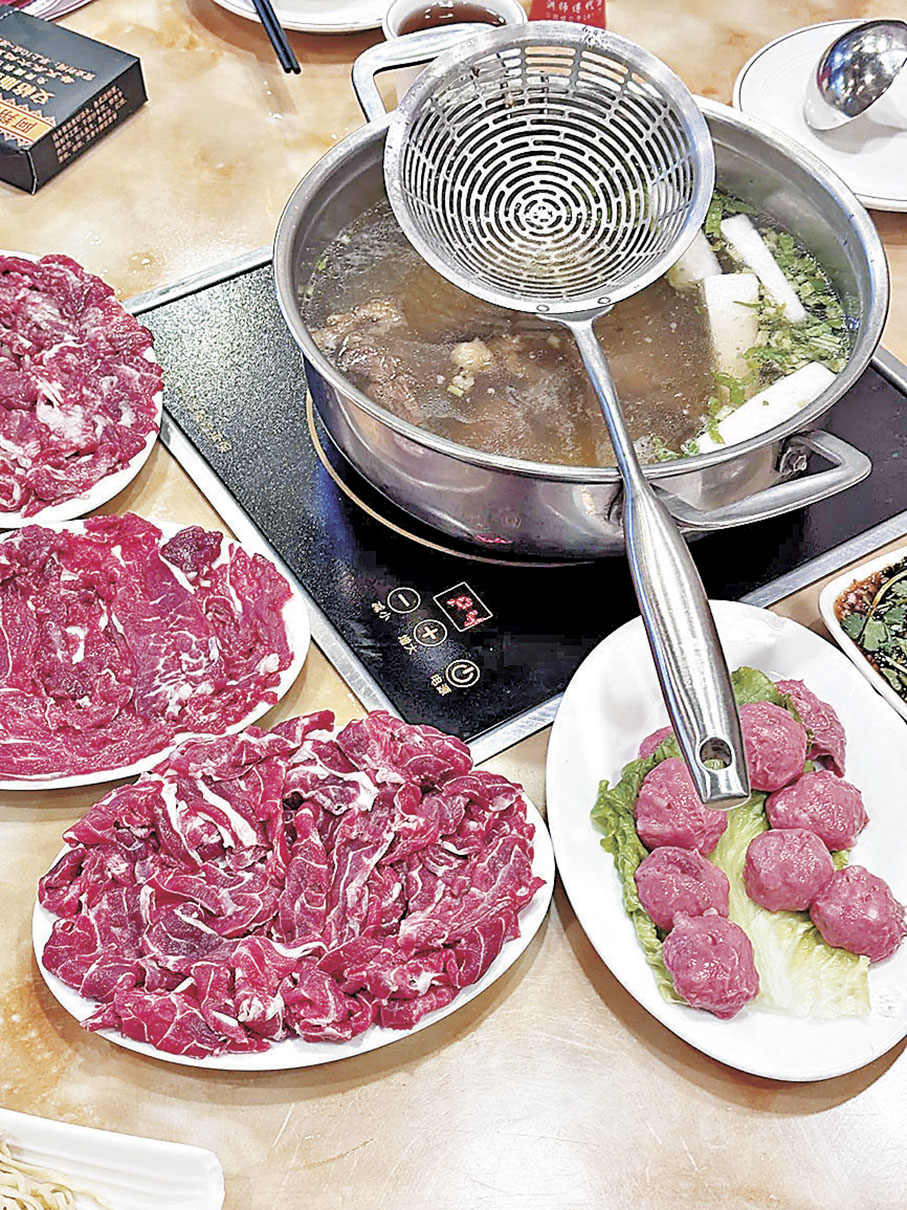 ■潮汕牛肉火鍋廣受深圳巿民歡迎。小紅書@魚魚今天吃什麼呢