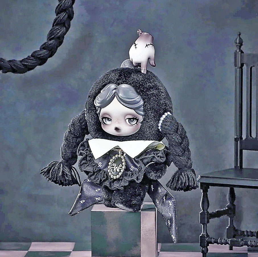 ■與熱劇《星期三》聯動的SKULLPANDA。