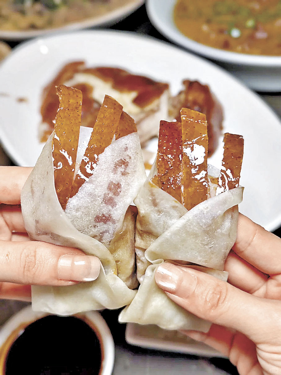 ■烤鴨皮脆肉嫩，配搭薄餅皮及甜醬超Yummy。  小紅書@Me是小敏