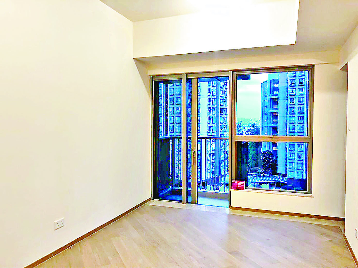 ■客廳直達露台，景觀開揚。