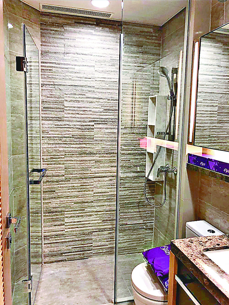 ■浴室採用淋浴間。