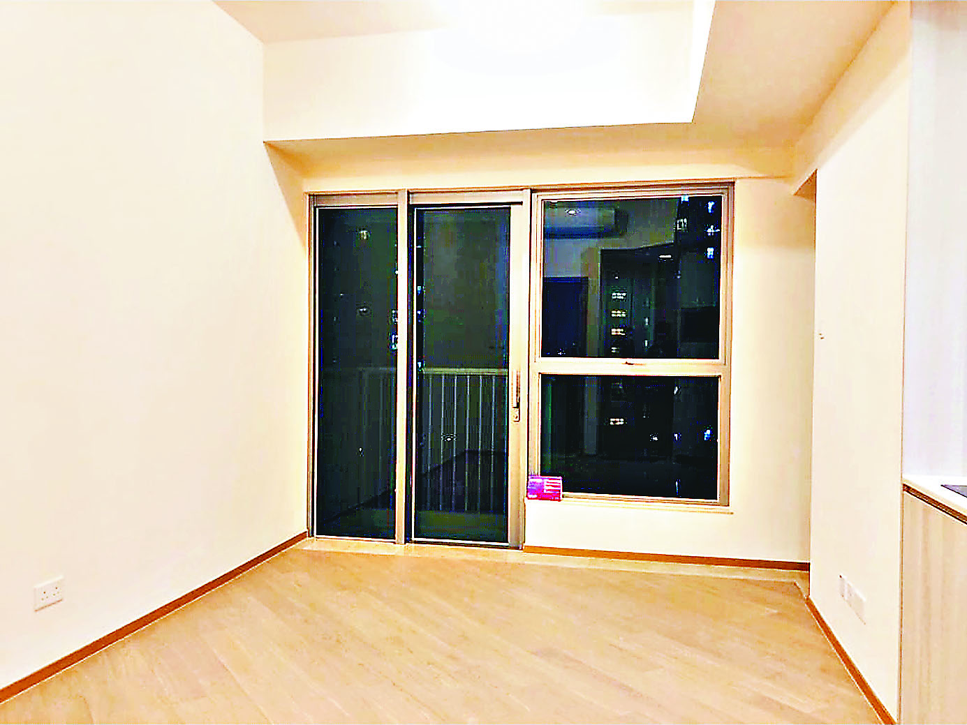 ■客廳間隔四正。