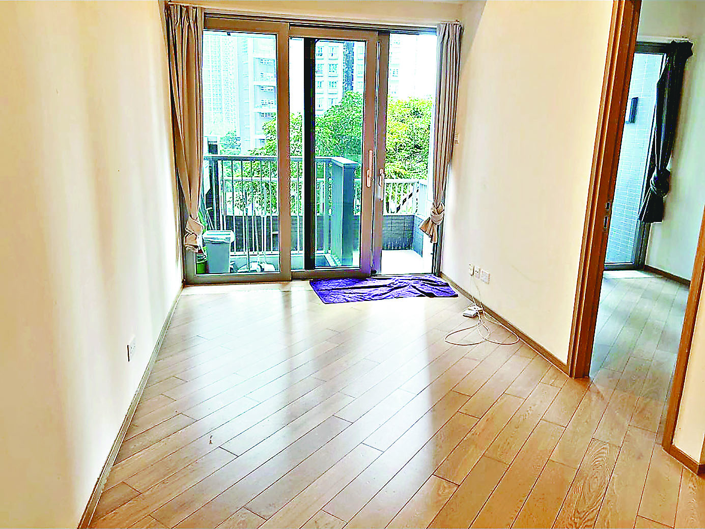 ■大廳可直達露台，光線充足。