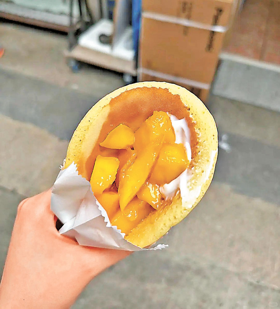 ■足料爆餡的沙律淨芒果班戟。