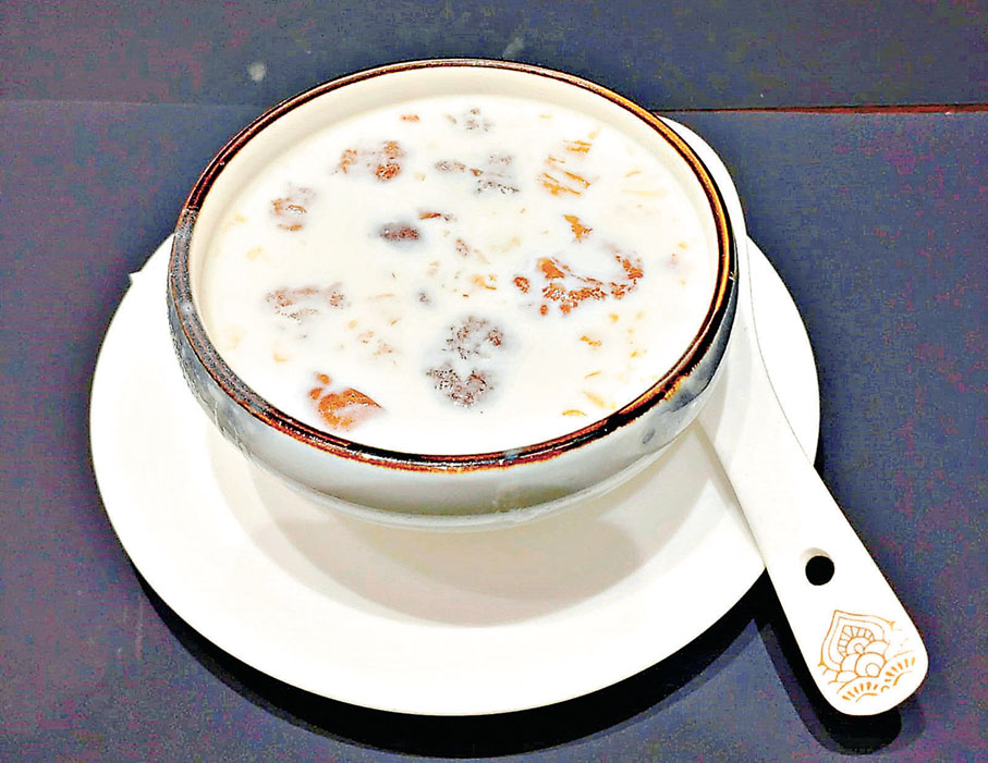 ■加1元享「桃膠燉鮮奶」。