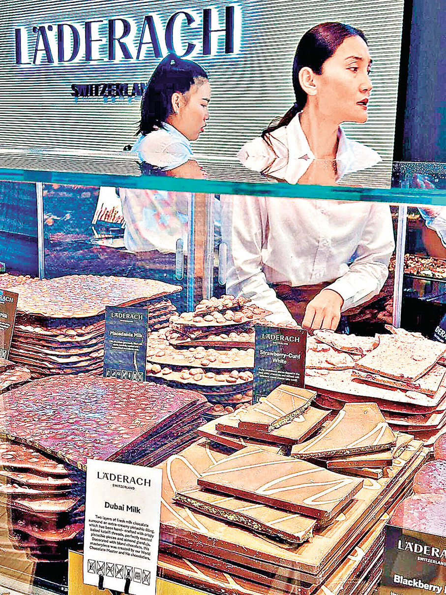 ■迪拜朱古力是Läderach的熱賣口味。