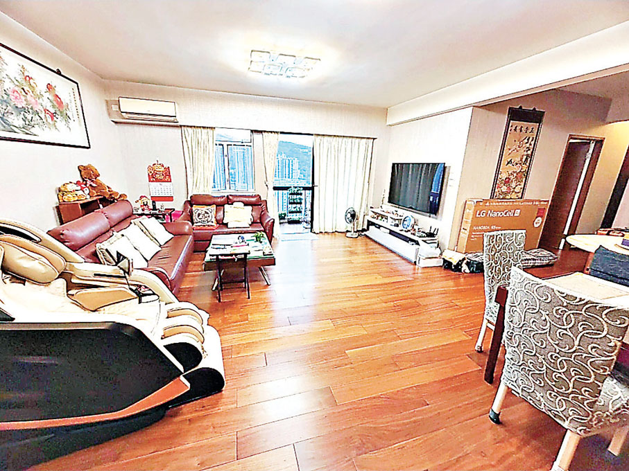 ■巨型大廳直達露台。