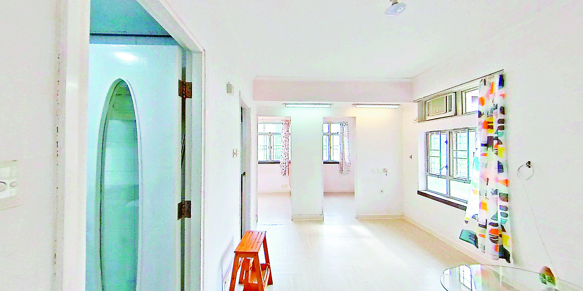 ■室內房間間隔是傳統的眼鏡房。