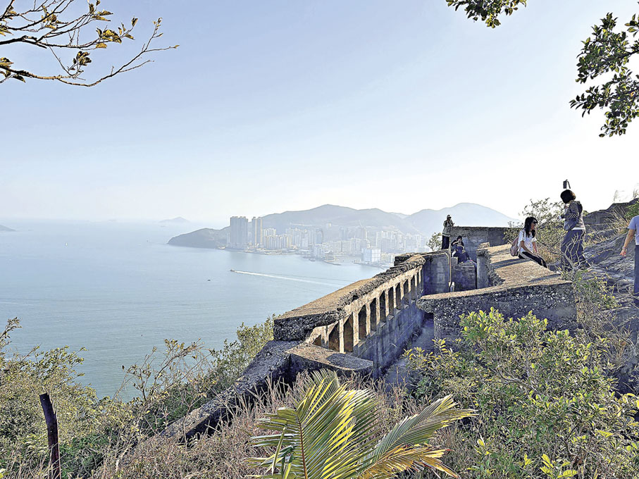 ■在魔鬼山棱堡眺望海景。