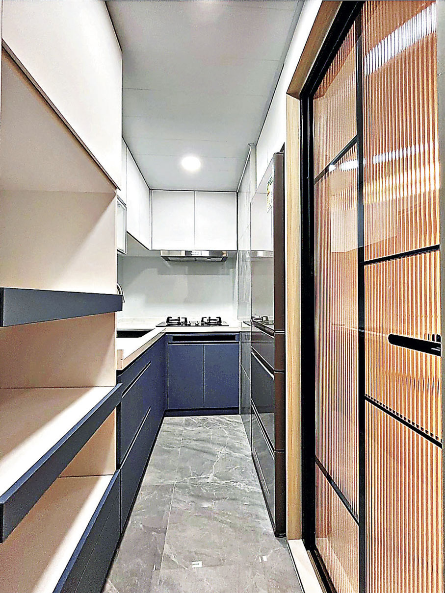 ■廚房偷位放置了大雪櫃。