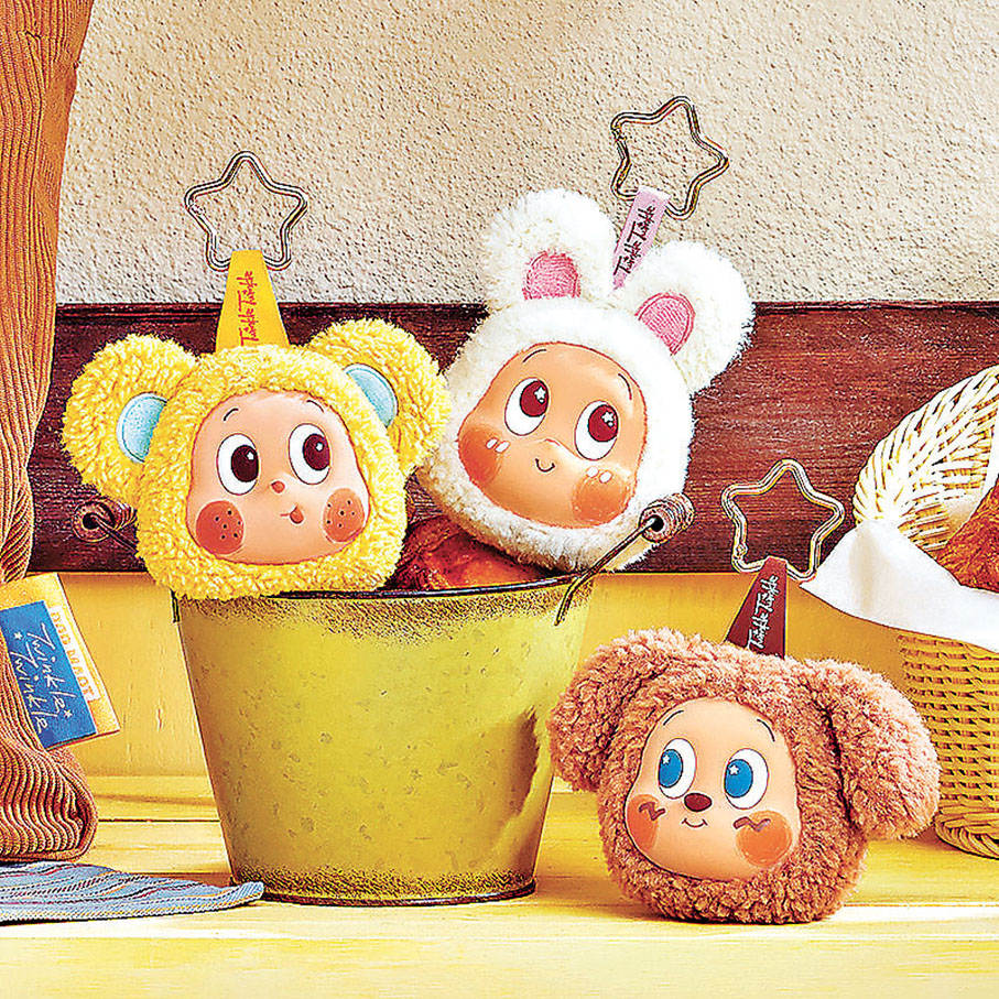 ■星星人耳機包造型可愛。