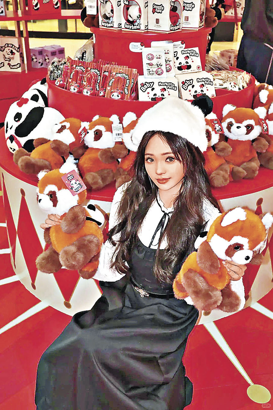 ■小熊貓公仔啡色毛毛勁得意，一樣俘虜不少女粉絲。
