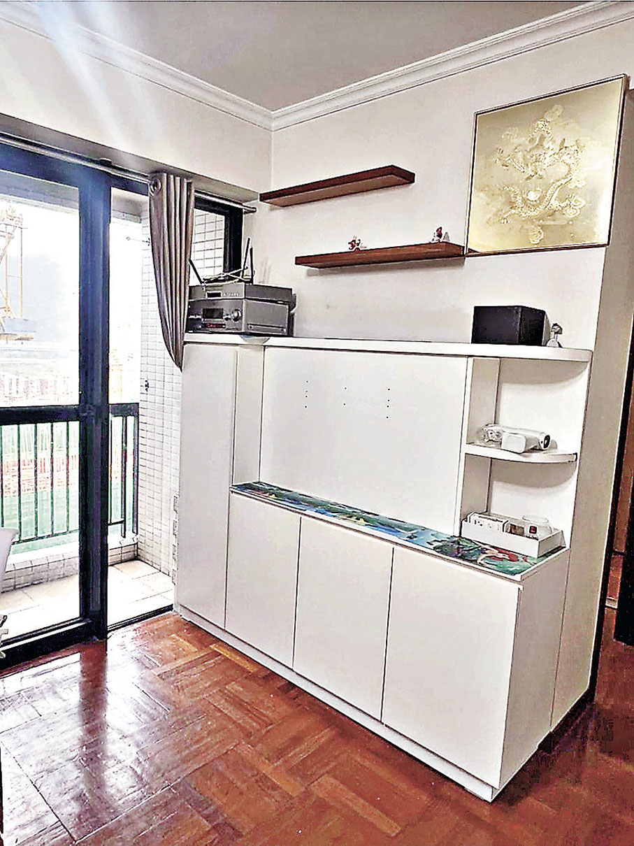 ■客廳連接小露台。