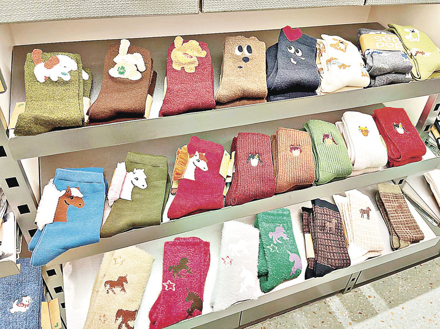 ■店家的襪子等配飾少女風濃厚。