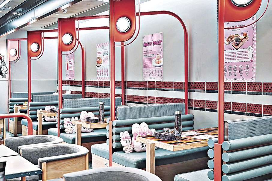 ■Esther Bunny公仔溫馨陪食。