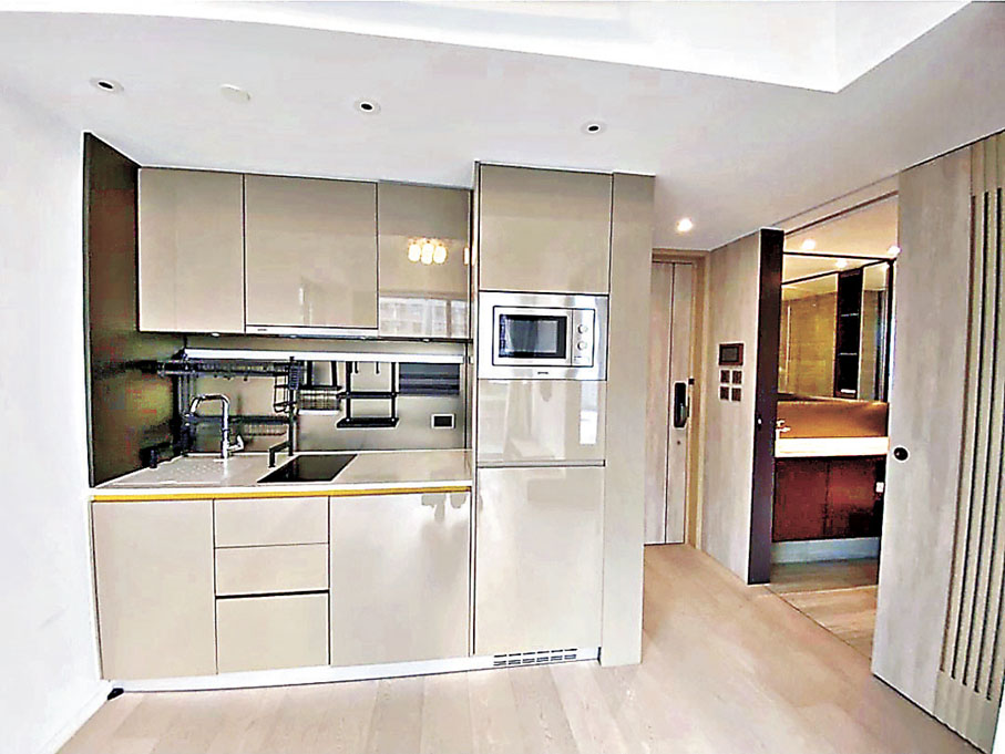 ■開放式廚房設備齊全。