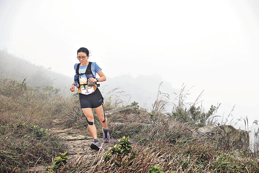 ■越野跑手主要穿短袖衫褲，以保持靈活及速度。 資料圖片