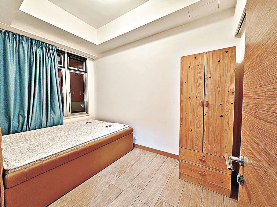 ■房間寬敞，可多擺放傢具。