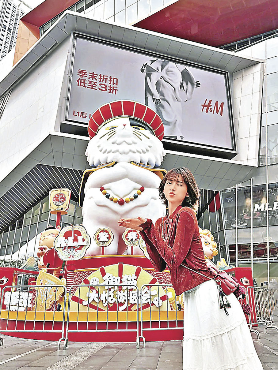 ■8米高鰲拜可算是現場最受歡迎男主角。  小紅書@一只木子靖