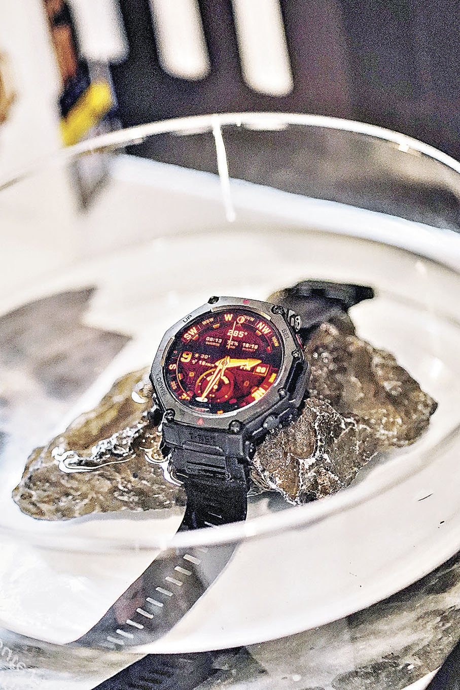 ■低干擾紅光模式適合野外觀察。