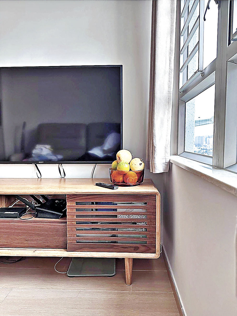 ■掛牆電視和櫃最大化利用牆面與角落。