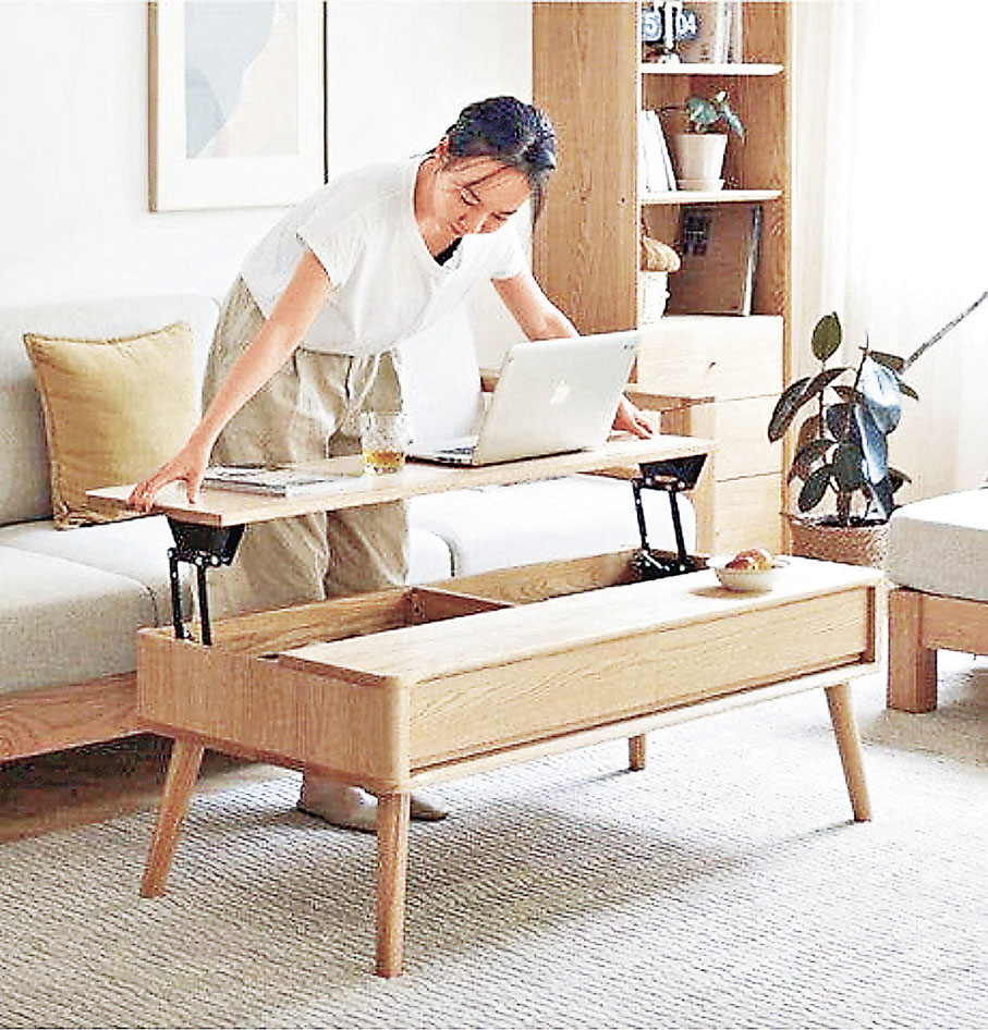 ■茶几升起可放置筆記本電腦及茶點。