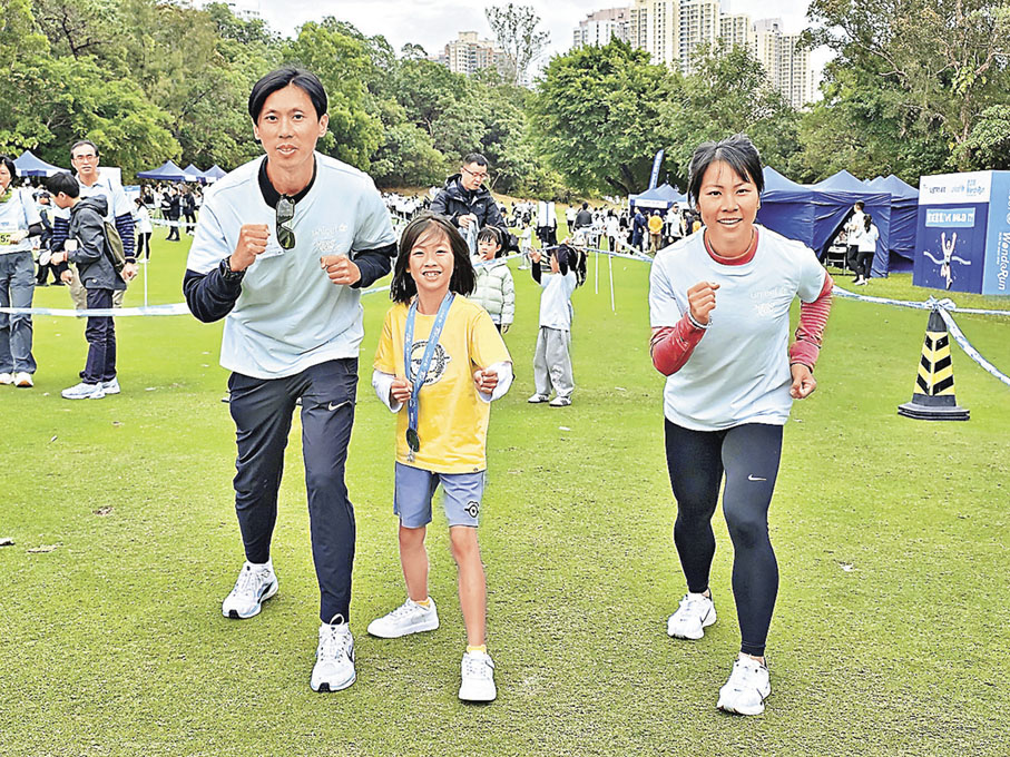 ■家豪（左）與潔貞（右）直言不建議讓小朋友太早投入長跑訓練。