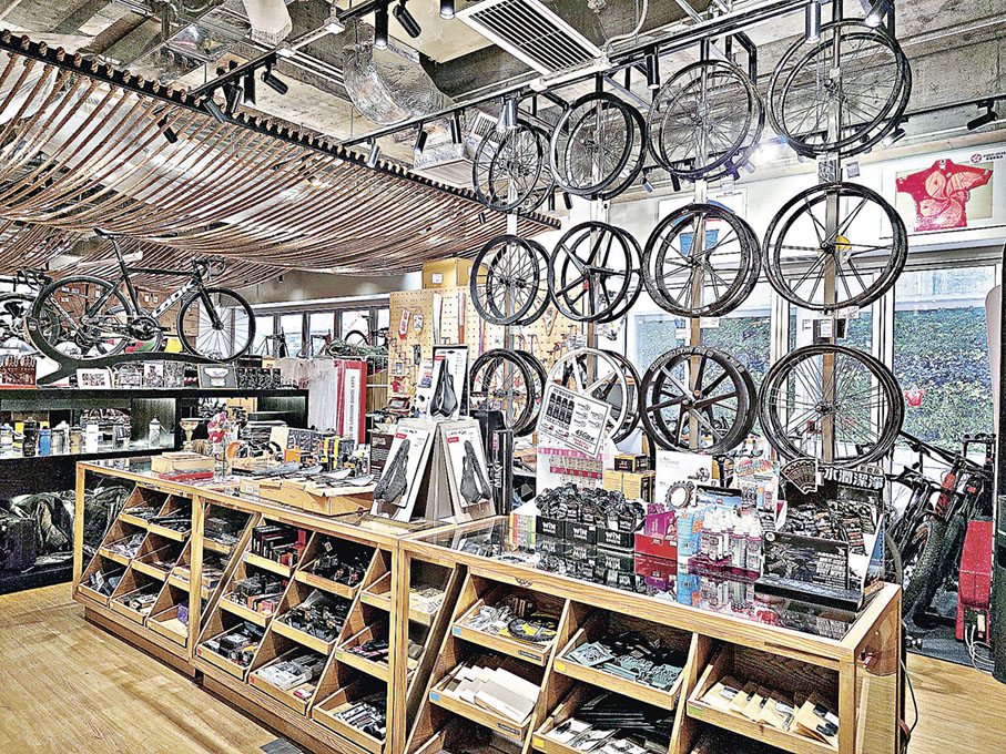 ■公路車入門車手可選擇主流車廠的單車，零件即使損耗亦較易替換。