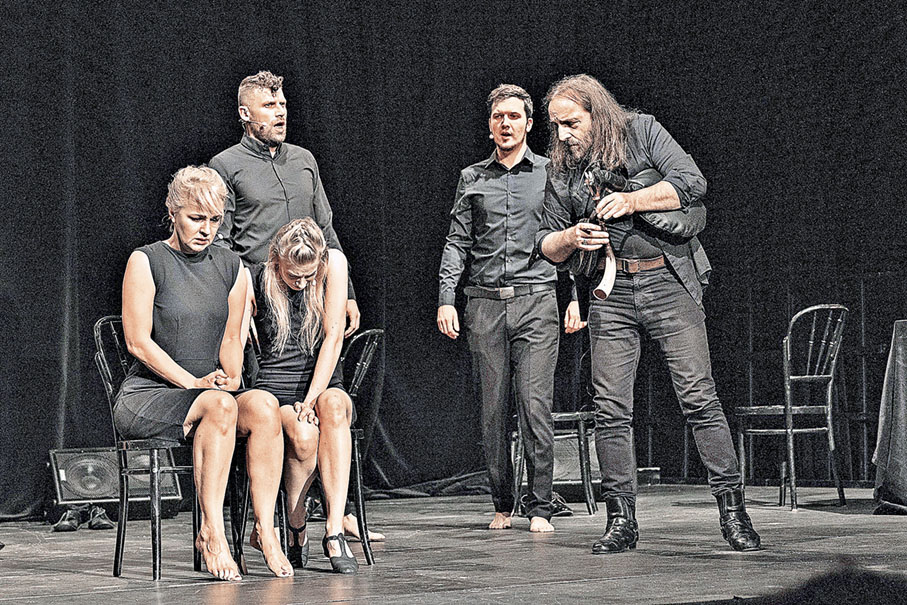 ■以簡約形式呈現深邃的情感世界。