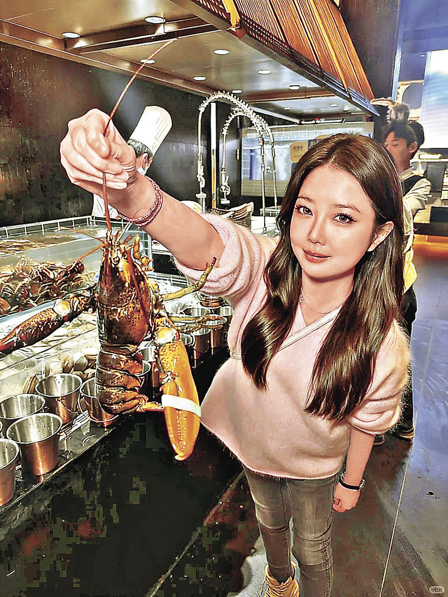 ■ 海鮮控可以食龍蝦食到飽。 小紅書@伊一的美妙生活