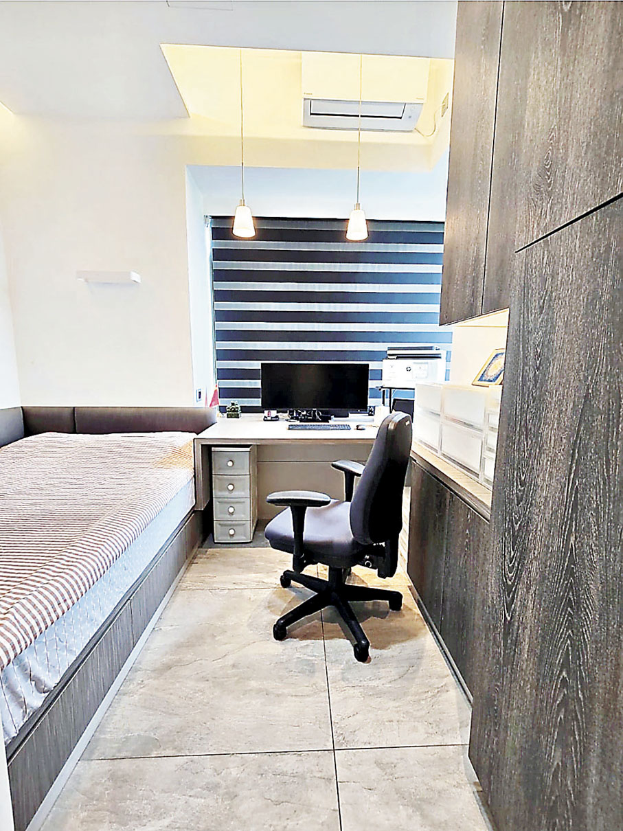 ■小睡房放置了大型C字收納櫃。