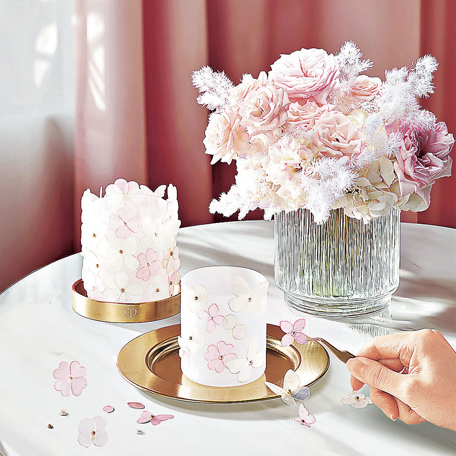 ■親手設計海貝玻璃座裝飾。