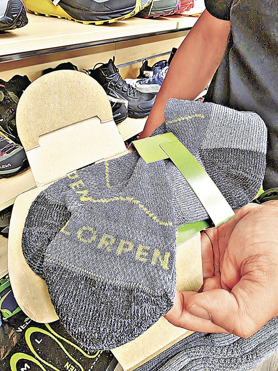 ■一對好的羊毛襪能令腳部透氣乾爽，襪頭線位亦不會擠壓腳趾。