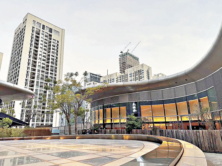 ■空中花園讓大家食飽散步。