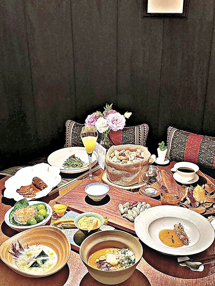 ■大廚巧手製作菜單，兼顧風味與膳食平衡。