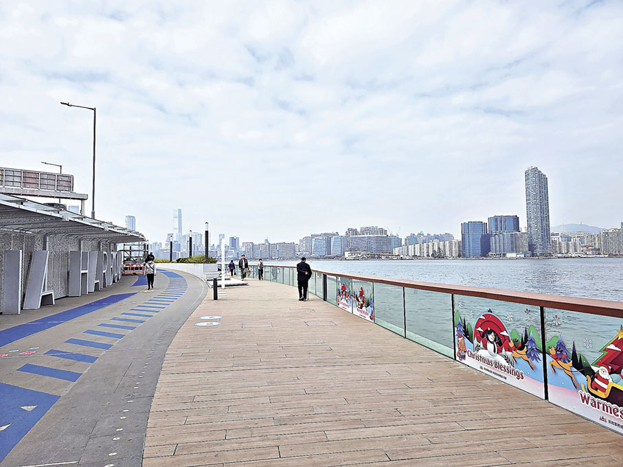 ■東岸板道沿途擁有無敵海景。