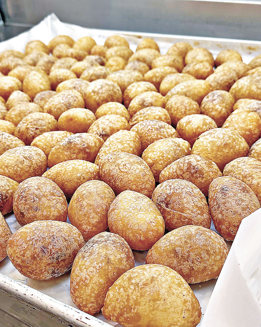 ■生隆餅家的豆沙角。