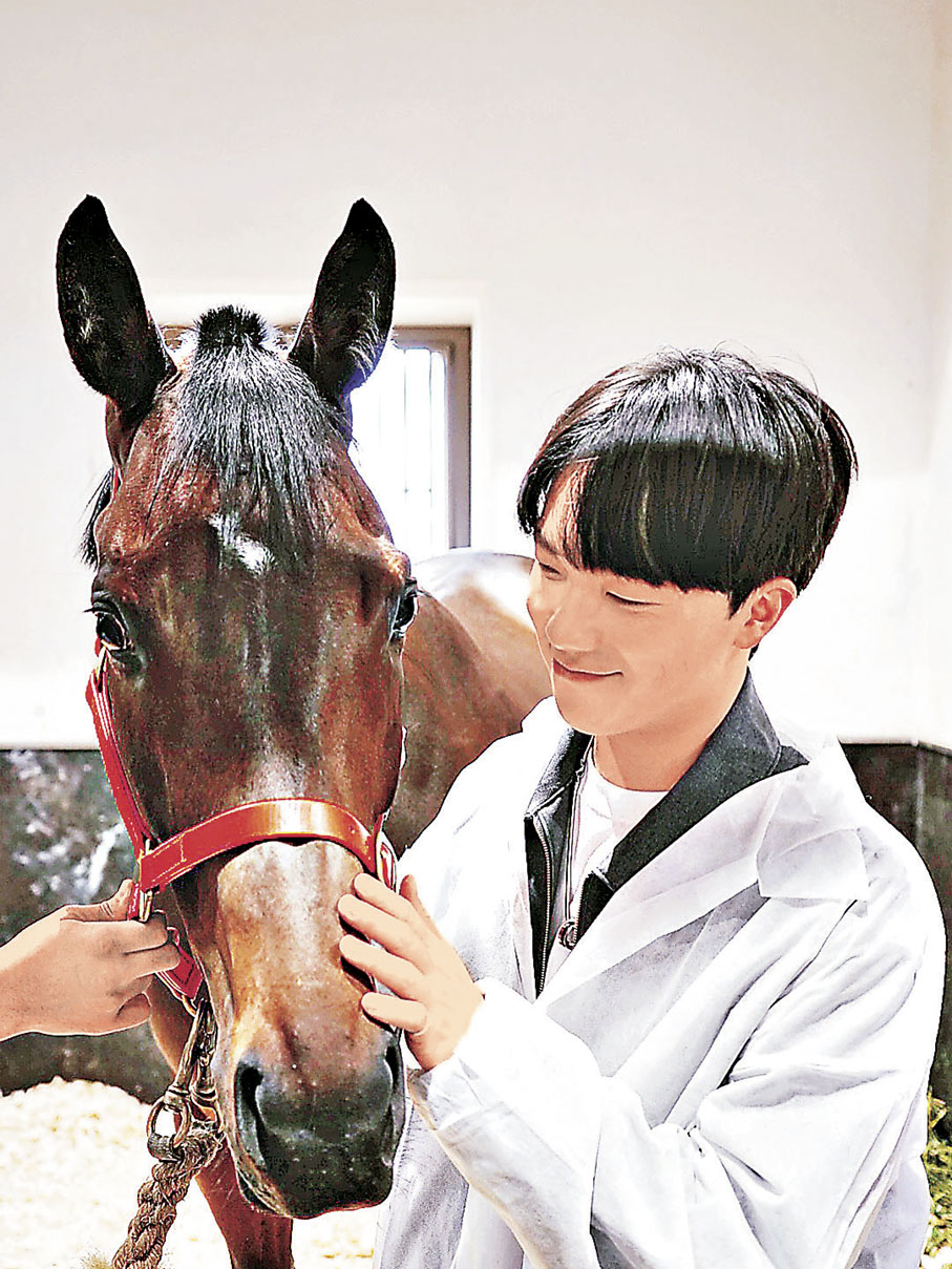 ■去年6月聲夢歌手何晉樂也曾到訪從化馬場。