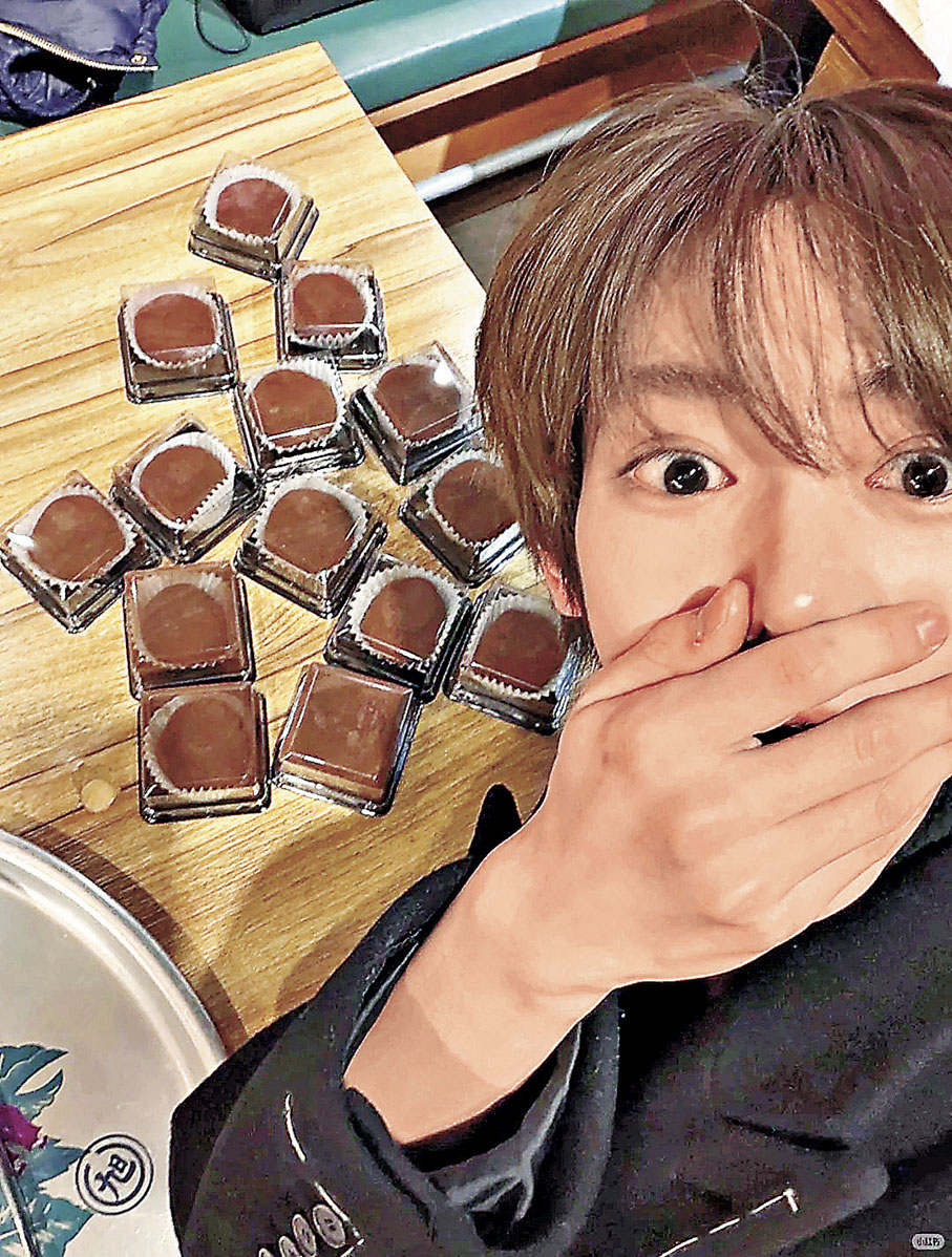 ■男團TWS成員HANJIN狂買朱古力。