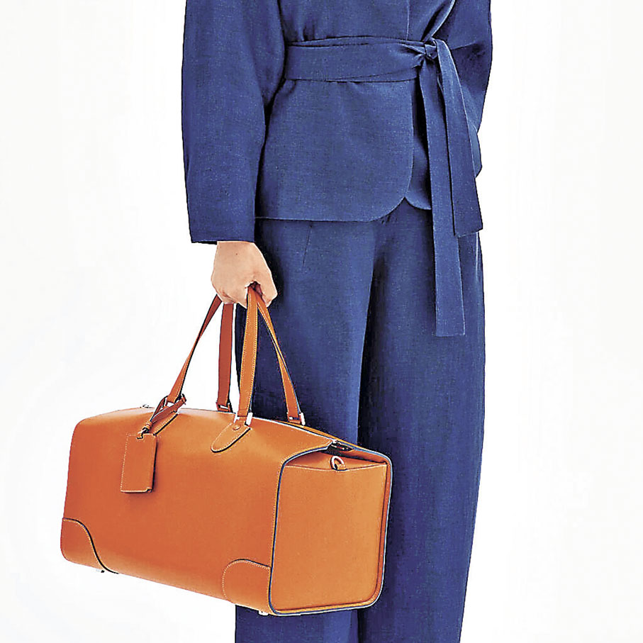 ■Valextra橙啡色旅行袋容量超大。