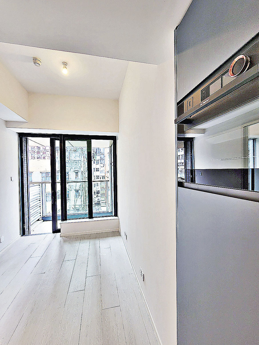 ■長方形大廳直達露台。