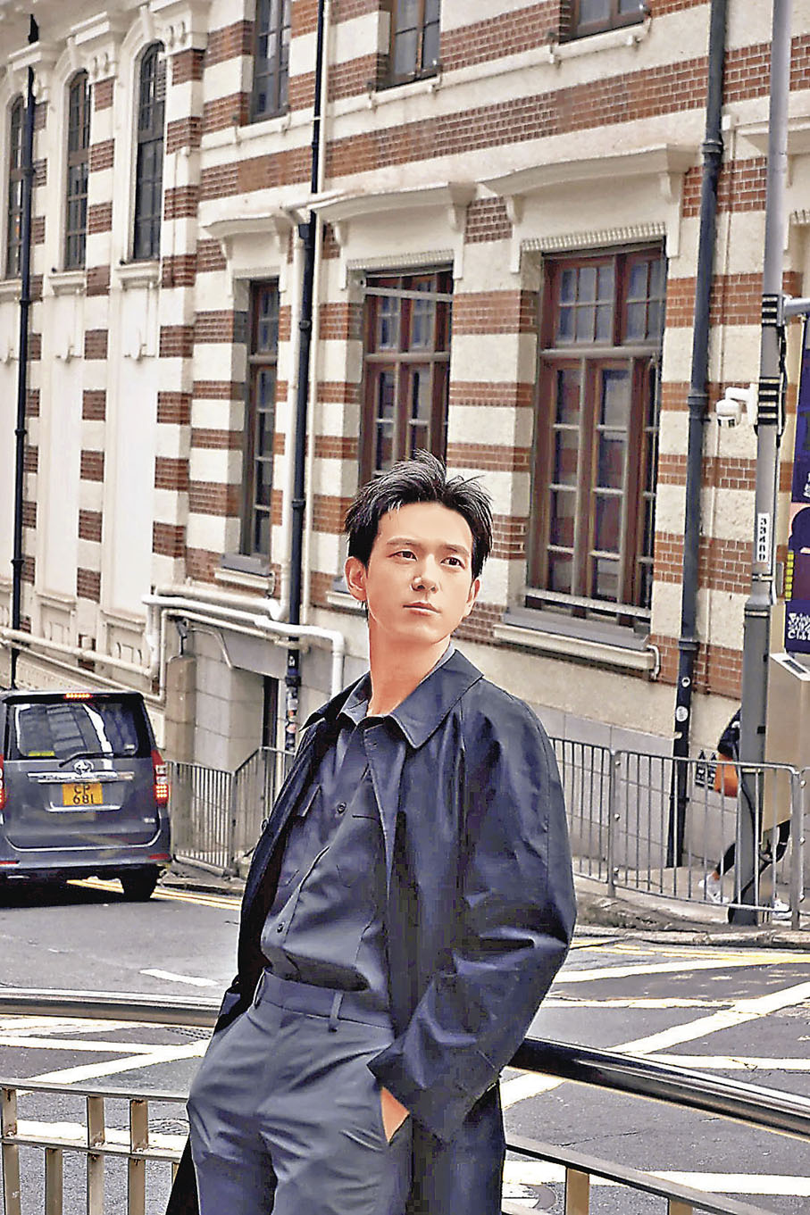■李現也在中環大館拍攝了寫真。