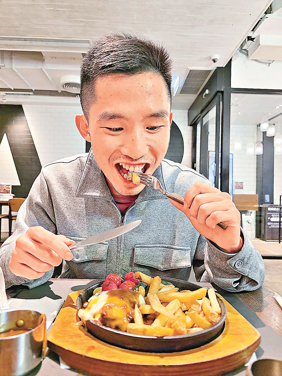 ■潘啟情賽前清茶淡飯，在賽後或休季時就可以「大解放」。