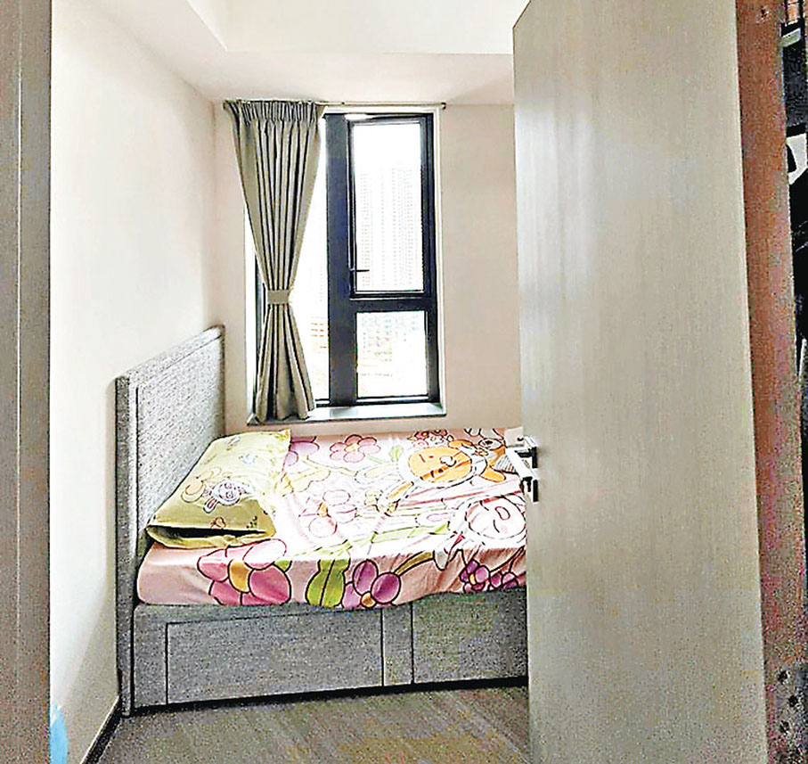 ■睡房間隔四正。