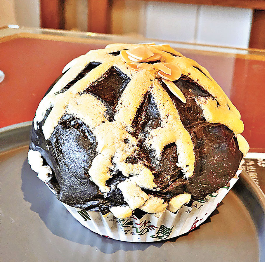 ■竹炭奶皇包是Justin的最愛。