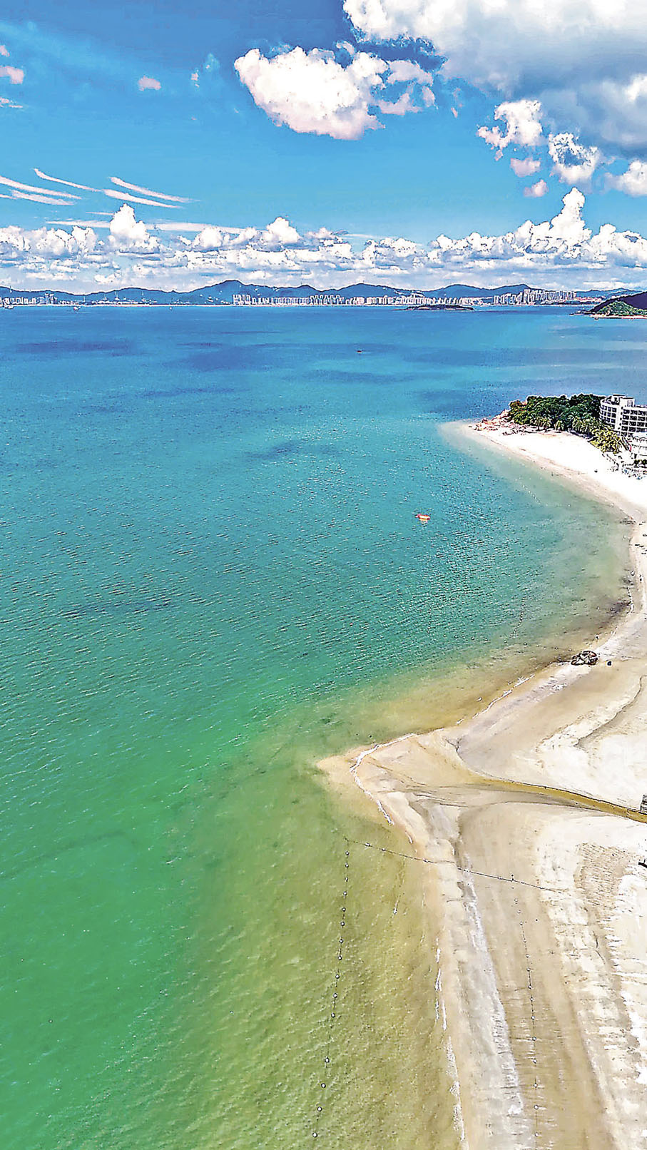 ■巽寮灣水清沙幼，獲封「中國馬爾代夫」。 小紅書@winston小賢