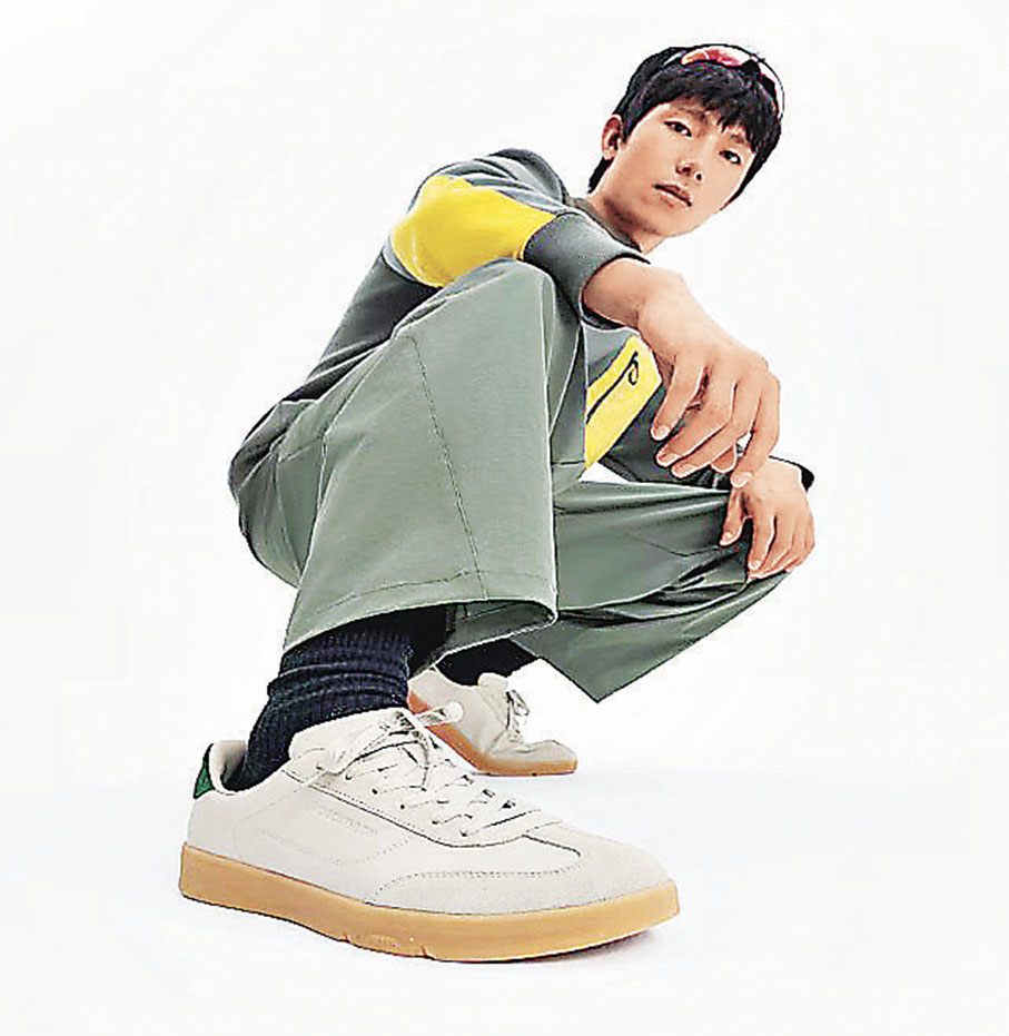 ■Decathlon休閒鞋男款。